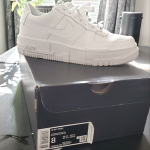 Pixel Nike Air Force 1